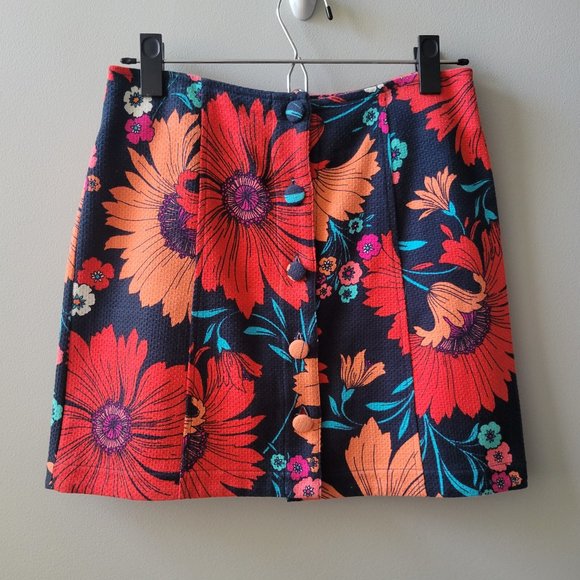 Topshop Dresses & Skirts - Topshop Floral Button-Front Skirt